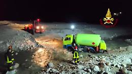 Cisterna di GPL bloccata nel Piave, intervento notturno dei Vigili del Fuoco