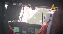 San Vito di Cadore, ricognizione aerea dei Vigili del Fuoco con l'elicottero del reparto volo di Venezia