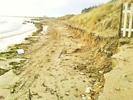Le mareggiate sono arrivate a erodere le dune a Sud di Sottomarina