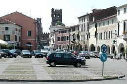 Cestini, parte la differenziata in strada