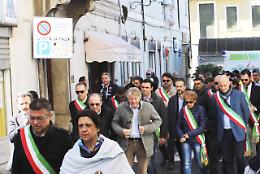 Adria, la politica scende in piazza contro le trivelle