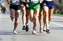Il Gruppo Podisti dolesi: 50 anni di corsa e passione tra maratone, leggende e iniziative solidali