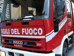 Vigonovo: nella notte a fuoco una casetta degli attrezzi
