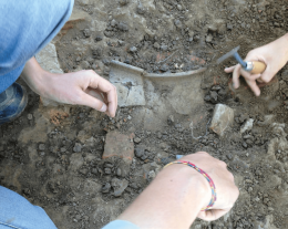 Vigonza, la scoperta di reperti archeologici blocca i lavori lungo la strada