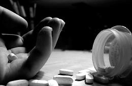 Suicidio e autolesionismo, quali sono i fattori di rischio