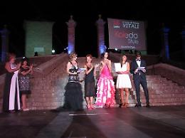 La rodigina Erika Finotello premiata a "Comacchio by night"