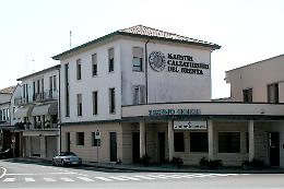Stra, estate d’affari per il calzaturiero