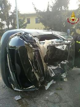 Incidente a Noale, auto cappottata in Strada delle Vali