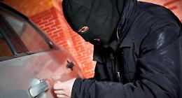 Tentati furti su auto a San Massimo: 30enne sorpreso e bloccato dai Carabinieri