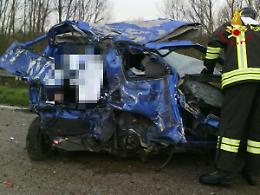 Anguillara, schianto frontale auto tir: un morto