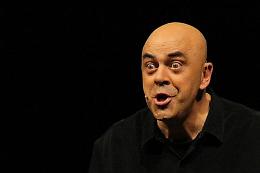 Maurizio Crozza in scena a Padova con Le meraviglie di Crozza
