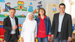 Bagnoli, gara di solidarietà per la materna derubata