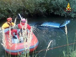 Piazzola sul Brenta, con l'auto in un canale pieno d'acqua, salvata una giovane donna
