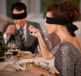 Brugine: “Cena al buio” per... riflettere