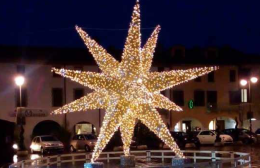 Monselice, la grande stella in piazza Mazzini palcoscenico del Natale 2016