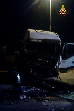 Incidente fra due camion a Correzzola: un ferito