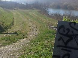 Il comitato Brenta Sicuro si schiera contro l'abbandono di rifiuti lungo il fiume