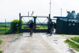 Conetta: oltre i cancelli della grande hub, tante culture e 1100 singole storie