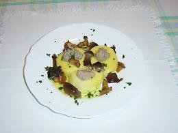 Medaglioni alla salsa di funghi