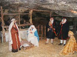 Mercatini, cori e presepe vivente, ponte San Nicolò si veste a festa