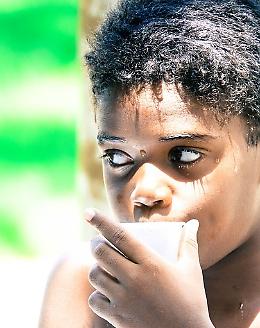 Nella giornata mondiale dell'acqua, l'allarme di Save the Children: ogni minuto un bambino muore per patologie legata all’acqua