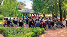 L'estate a Spiena: gli anziani si ritrovano nelle ville della città