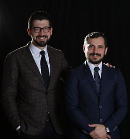 Due agenti immobiliari: "Se non vendiamo la casa in 150 giorni, ti paghiamo la penale"