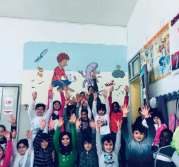 Il piccolo naufrago con la pagella ispira il murales della scuola di Rovigo