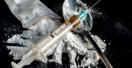“Droga, serve un deciso cambio di passo”