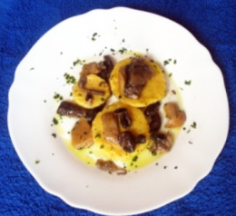 Medaglioni alla salsa di funghi