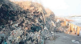 La vecchia discarica riemersa a causa del maltempo a Rosolina