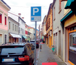 Parcheggi blu gratuiti in pausa pranzo a Monselice.