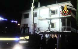 I vigili del fuoco salvano un anziano 88enne a Olmo di Martellago