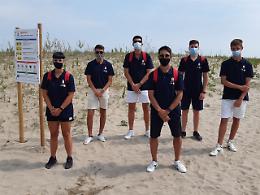 Cinque stewart e una hostess per garantire la sicurezza della spiaggia libera a Chioggia
