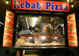 Torna al Kebab per rapinarlo: arrestato