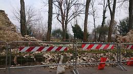 Monselice, crollo delle mura di Parco Buzzaccarini: è polemica