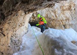 Alpinista cade per 40 metri dal Cornetto e muore