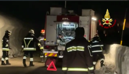 Slavina con un fronte di 50 metri e alta 3 si stacca dal Grappa e finisce sulla strada