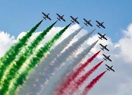 Jesolo pronta a volare: arrivano le Frecce Tricolori e i jet della Marina