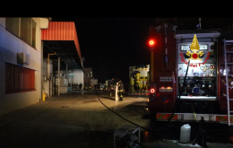 Incendio a Villaverla in un'azienda metalmeccanica domato dai vigili del fuoco
