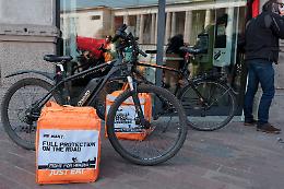 Padova: la protesta dei riders, "oggi niente delivery"