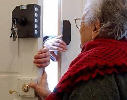 Falsa funzionaria Ulss ruba i risparmi alla nonnina