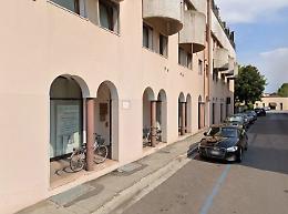 Scappa con la refurtiva ma “dimentica” la compagna