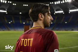 Film e serie tv visti da vicino: “Speravo de morì prima”, un Totti riuscito e non una caricatura