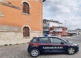 I clienti consumano davanti al bar: multa e chiusura del locale per 5 giorni