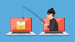 Col phishing le sfilano 12mila euro dalla banca: preso il truffatore italiano