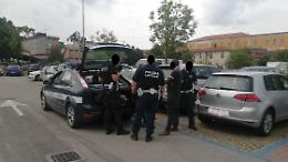 Sorpresi due parcheggiatori abusivi fuori dal San Bortolo