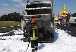 Camion in fiamme poco prima del casello di Alte-Montecchio: A4 bloccata per alcune ore