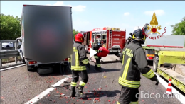 Vicenza, camion perde la pedana di carico e finisce addosso a un furgone: un ferito