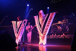 Revival anni ’80: AbbaShow in via Aureliana a Montegrotto Terme con La macchina del Tempo